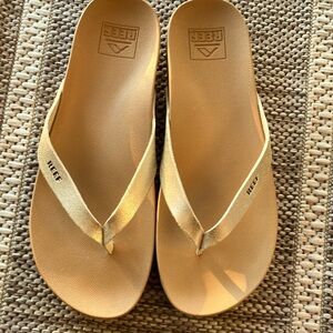 Women’s REEF flip flops size 6